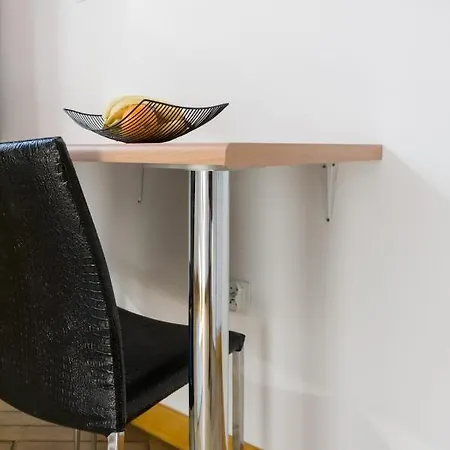 Klimatyczny Apartament Z Antresola Apartamento